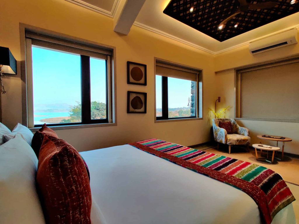 Premium Lake View Suite 2 1 scaled